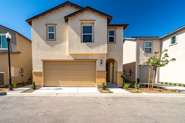 $4,195 | 6446 East Meritage Drive, Fresno, CA 93727