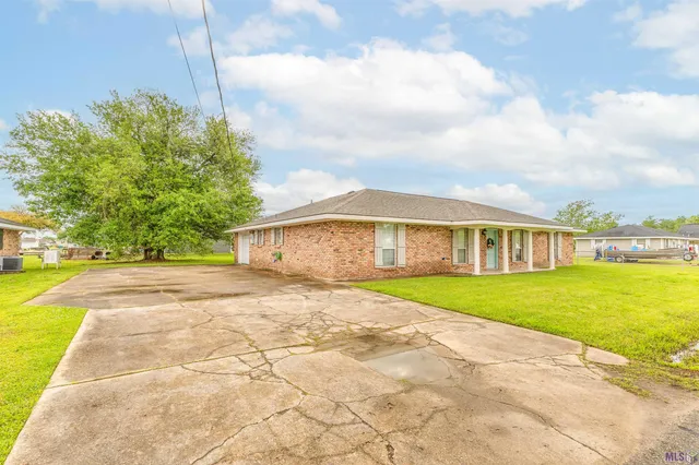 $2,300 | 13437 Margaret Street, Vacherie, LA 70090