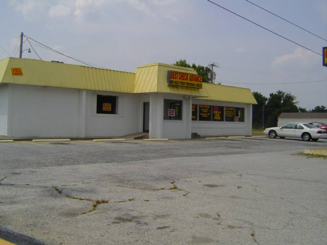 908 South Broad Street Clinton, SC 29325 - Photo 1 of 6 Gallery Image 1