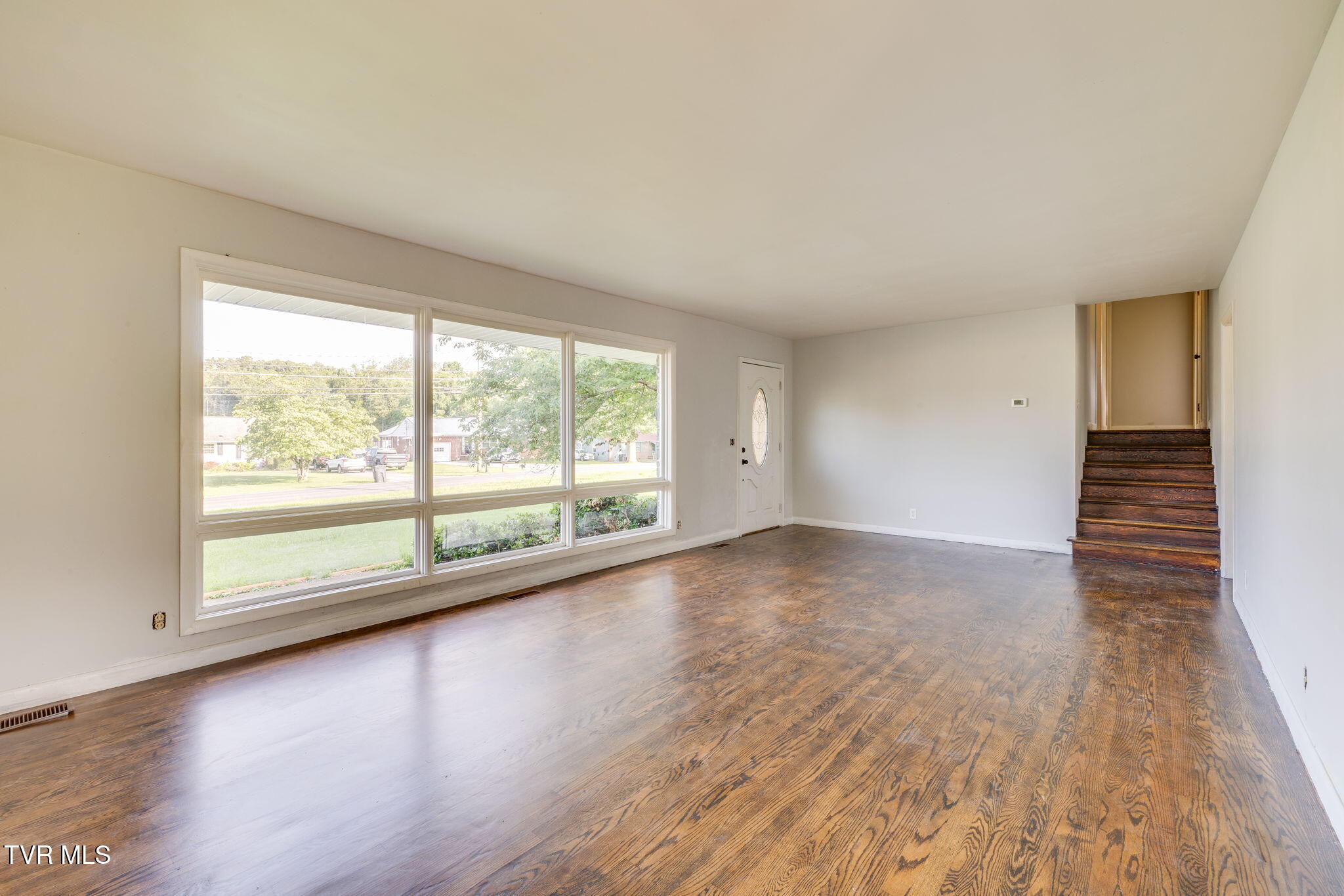 412 Colonial Heights Road Kingsport, TN 37663 - Photo 9 of 29 008