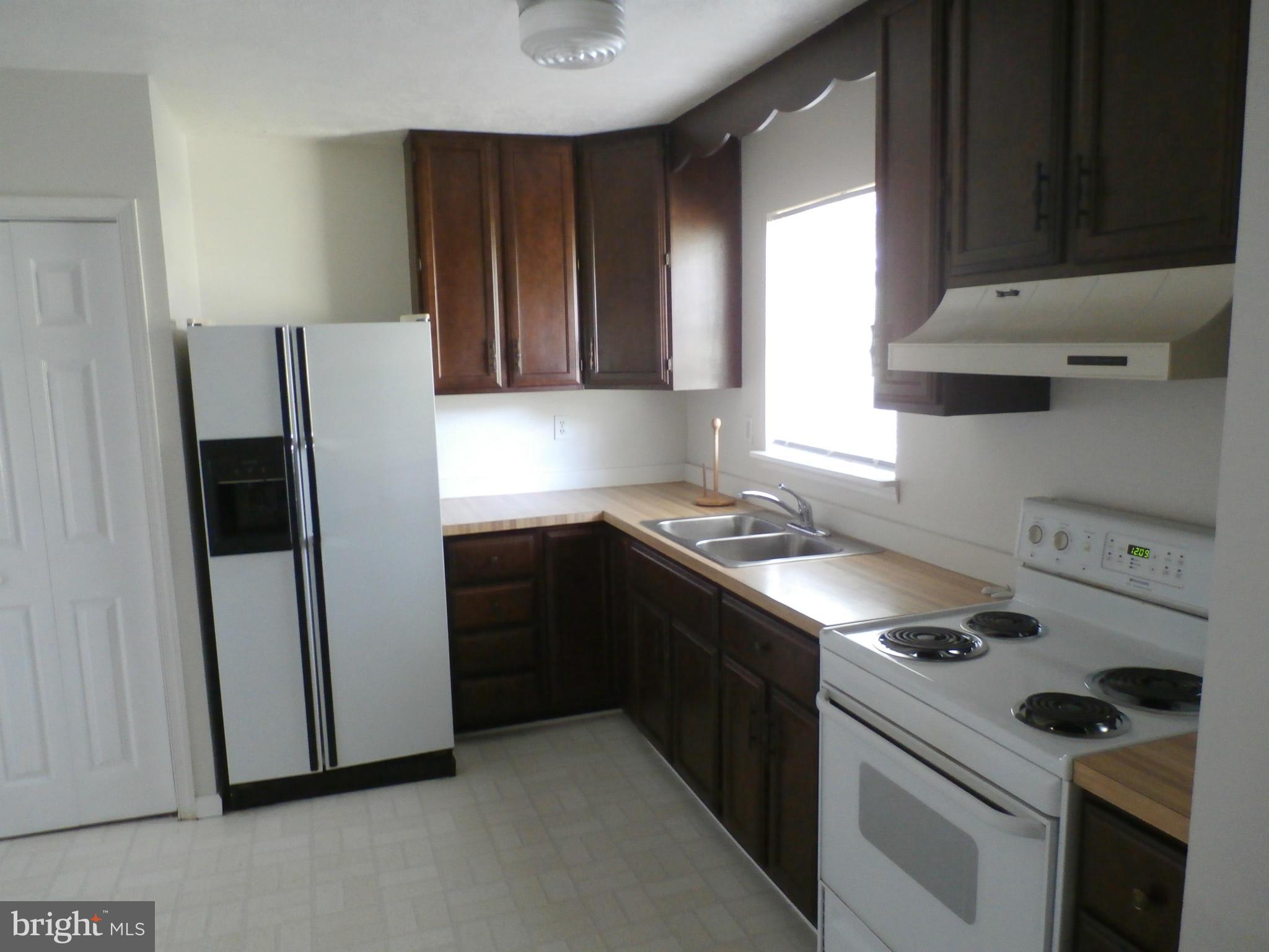 54 Crab Apple Lane Ranson, WV 25438 - Photo 6 of 16 Kitchen