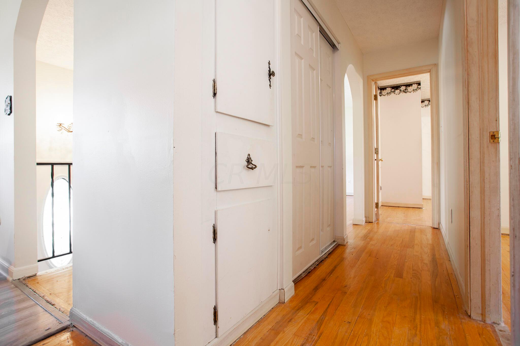 6388 Dalewood Road Columbus, OH 43229 - Photo 16 of 22 Hall to bedrooms with built-in storage