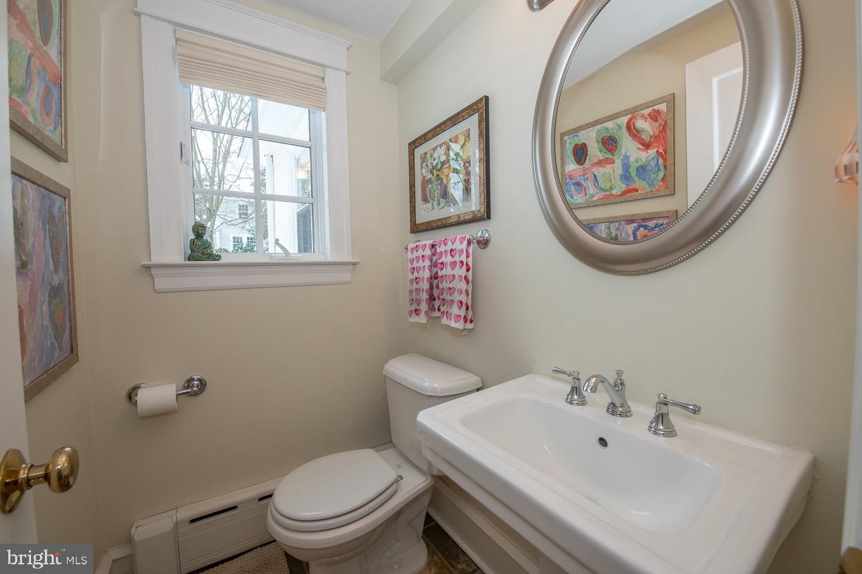 486 St Davids Avenue Wayne, PA 19087 - Photo 15 of 45 Powder room