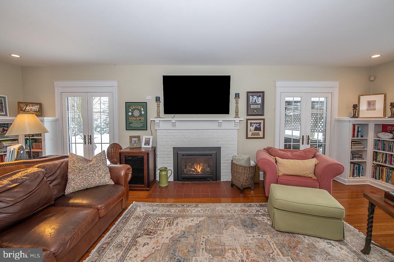 486 St Davids Avenue Wayne, PA 19087 - Photo 17 of 45 Living room