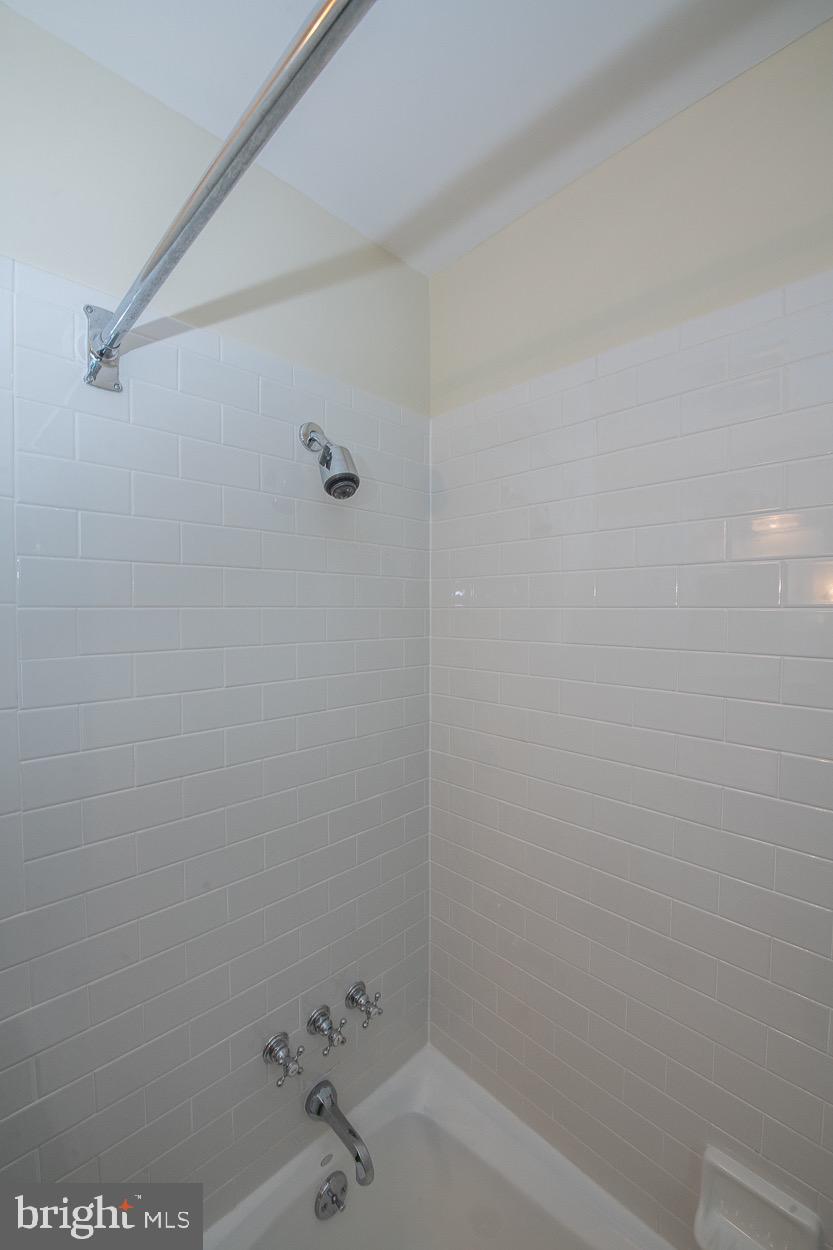 486 St Davids Avenue Wayne, PA 19087 - Photo 29 of 45 Second-floor full bath