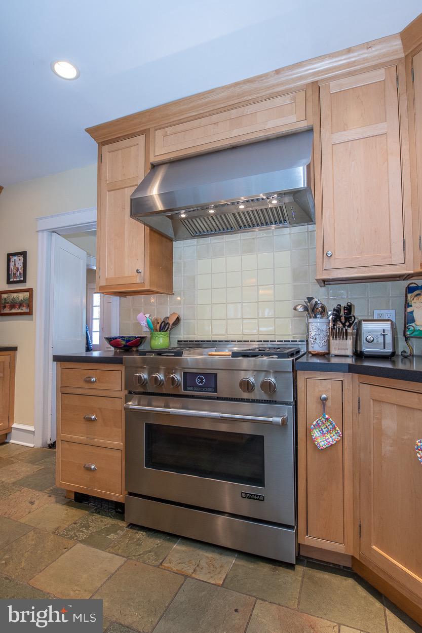 486 St Davids Avenue Wayne, PA 19087 - Photo 9 of 45 Kitchen