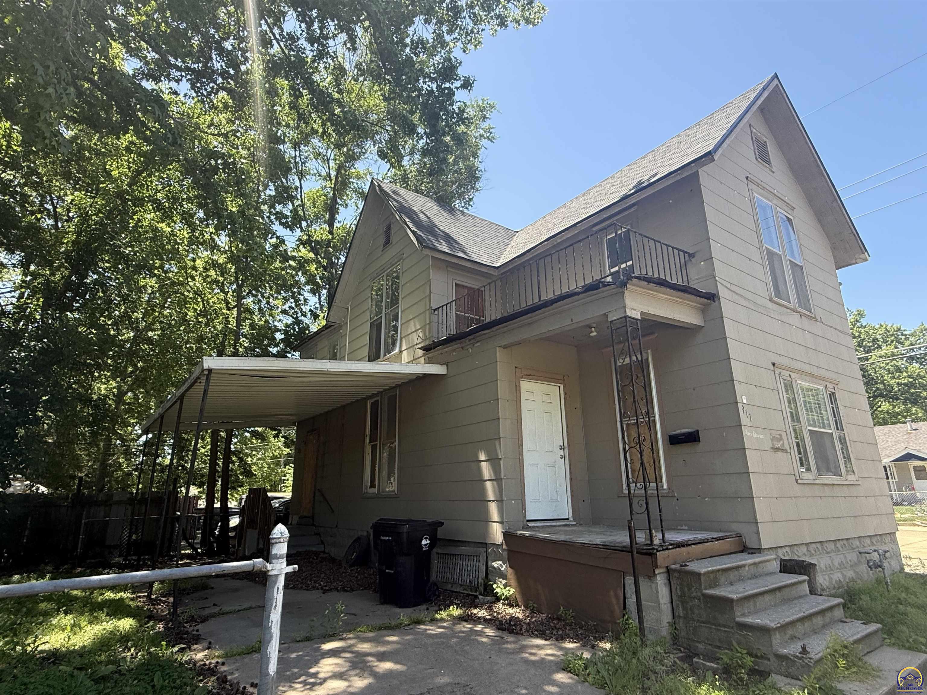 911 Southwest 3rd Street Topeka, KS 66606 - Photo 2 of 18