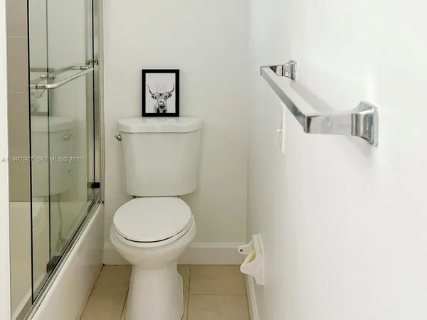 $1,500 | 211 Northeast 8th Avenue, Unit 107, Hallandale Beach, FL 33009