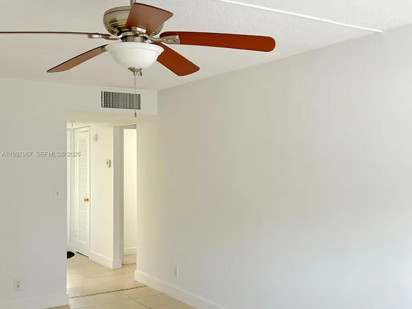 $1,500 | 211 Northeast 8th Avenue, Unit 107, Hallandale Beach, FL 33009