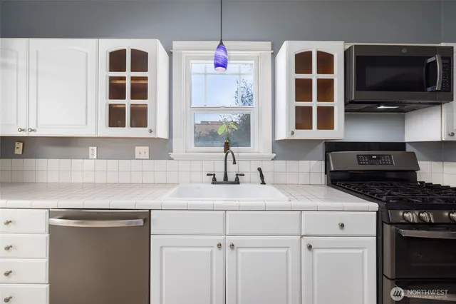 $644,900 | 1506 12th Street, Anacortes, WA 98221