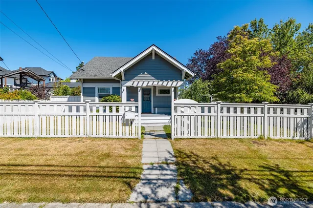 $644,900 | 1506 12th Street, Anacortes, WA 98221