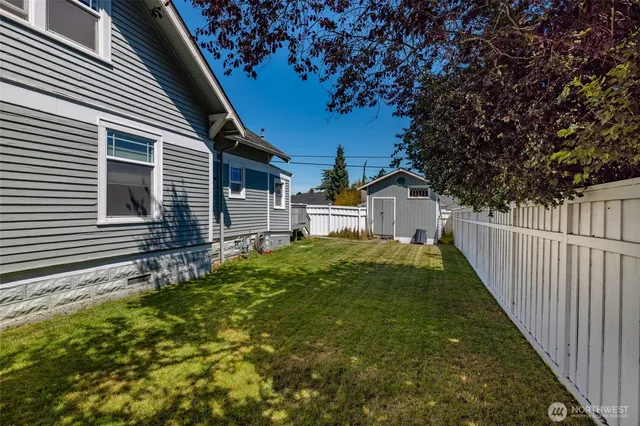 $644,900 | 1506 12th Street, Anacortes, WA 98221