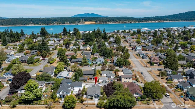 $644,900 | 1506 12th Street, Anacortes, WA 98221