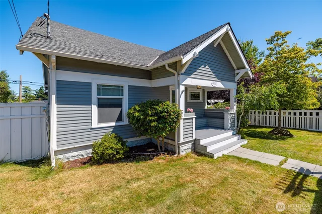 $644,900 | 1506 12th Street, Anacortes, WA 98221