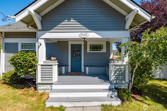 $644,900 | 1506 12th Street, Anacortes, WA 98221