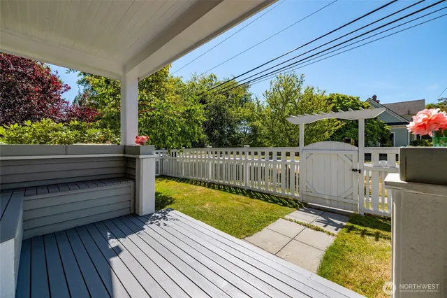 $644,900 | 1506 12th Street, Anacortes, WA 98221