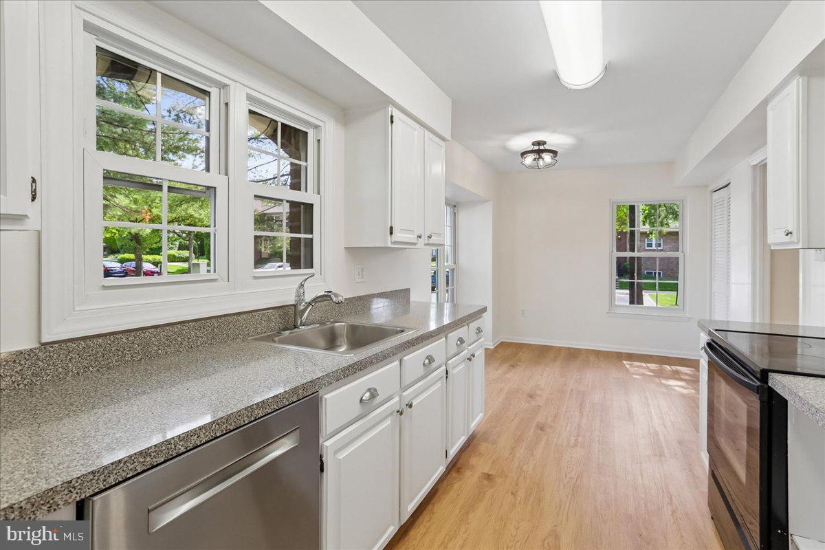 3708 Gawayne Terrace, Unit 37083 Silver Spring, MD 20906 - Photo 22 of 73 Kitchen