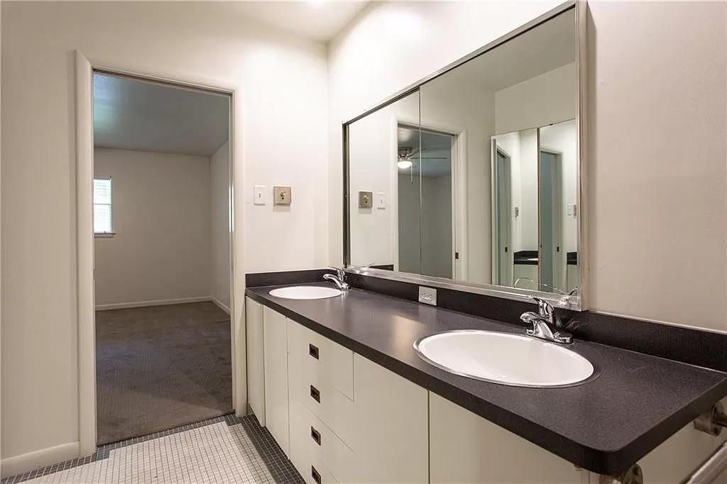 616 Edgefield Road Fort Worth, TX 76107 - Photo 13 of 28