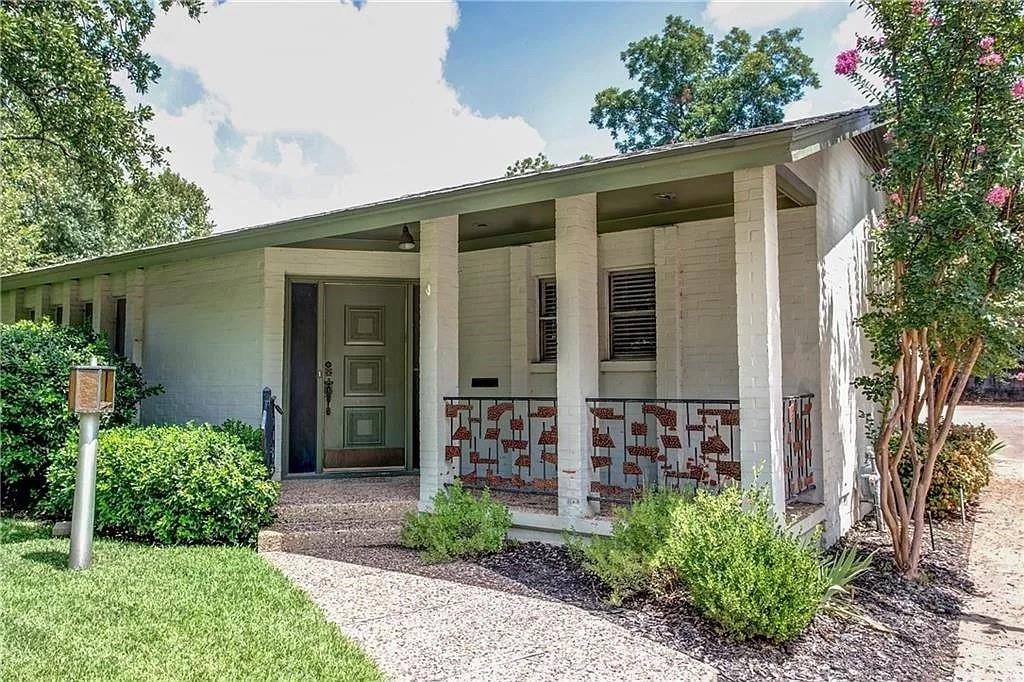 616 Edgefield Road Fort Worth, TX 76107 - Photo 2 of 28