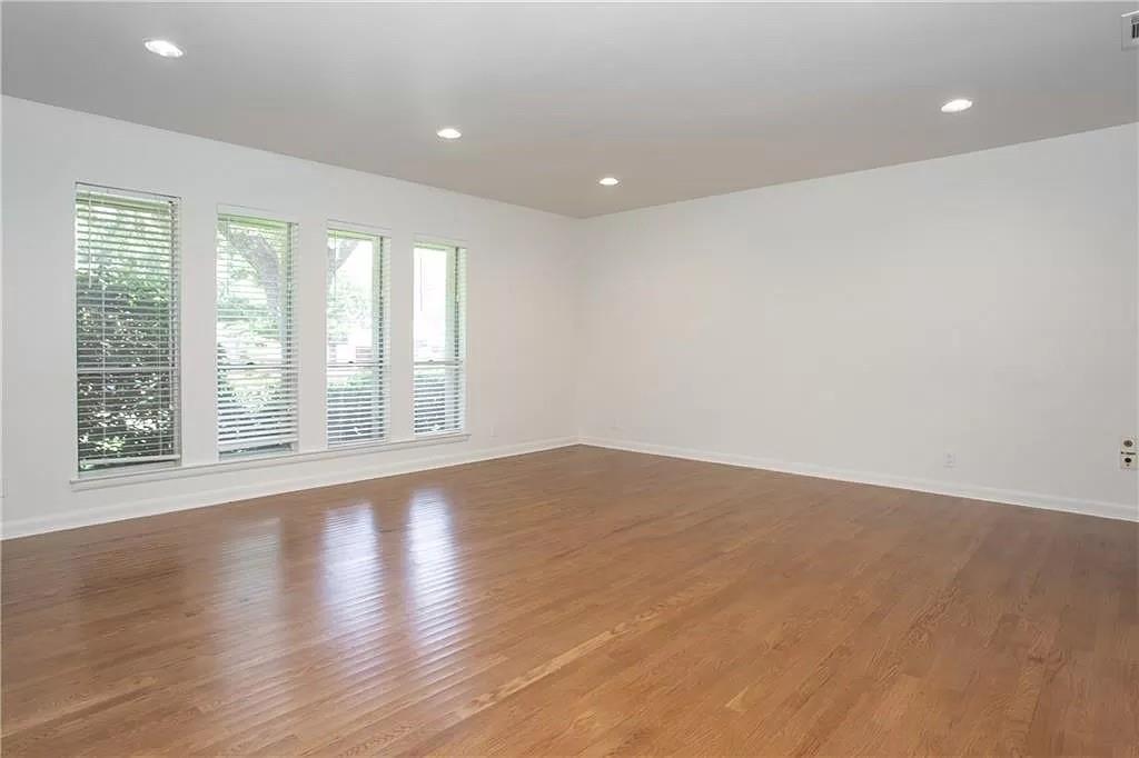 616 Edgefield Road Fort Worth, TX 76107 - Photo 5 of 28