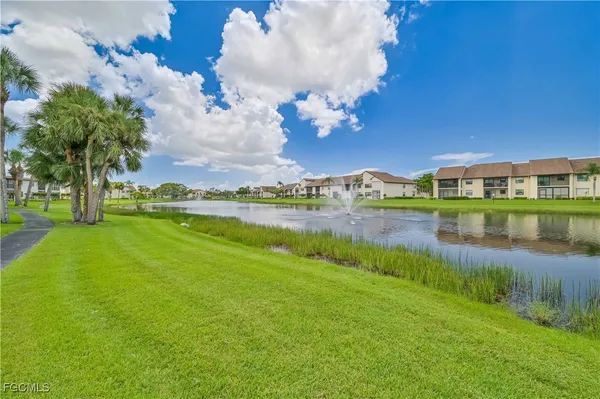 $1,700 | 8475 Charter Club Circle, Unit 5, Fort Myers, FL 33919