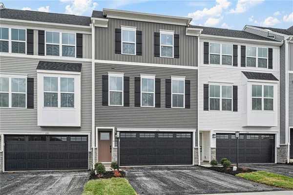 $384,180 | 106 Scenic Ridge Drive, Venetia, PA 15367