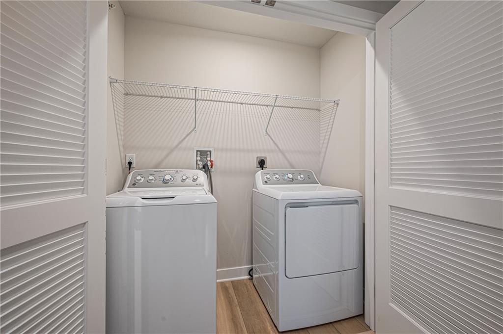 106 Scenic Ridge Drive Venetia, PA 15367 - Photo 23 of 32 a utility room with dryer and washer