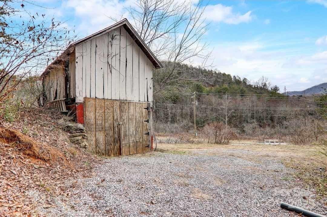 14 Old Mater Farm Road Sylva, NC 28779 - Photo 23 of 26 a view of backyard of house