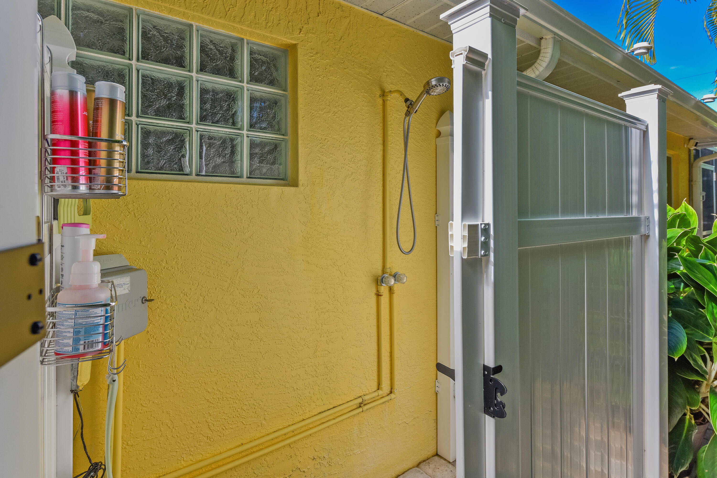 4891 Southeast Pompano Terrace Stuart, FL 34997 - Photo 15 of 57 Outdoor shower