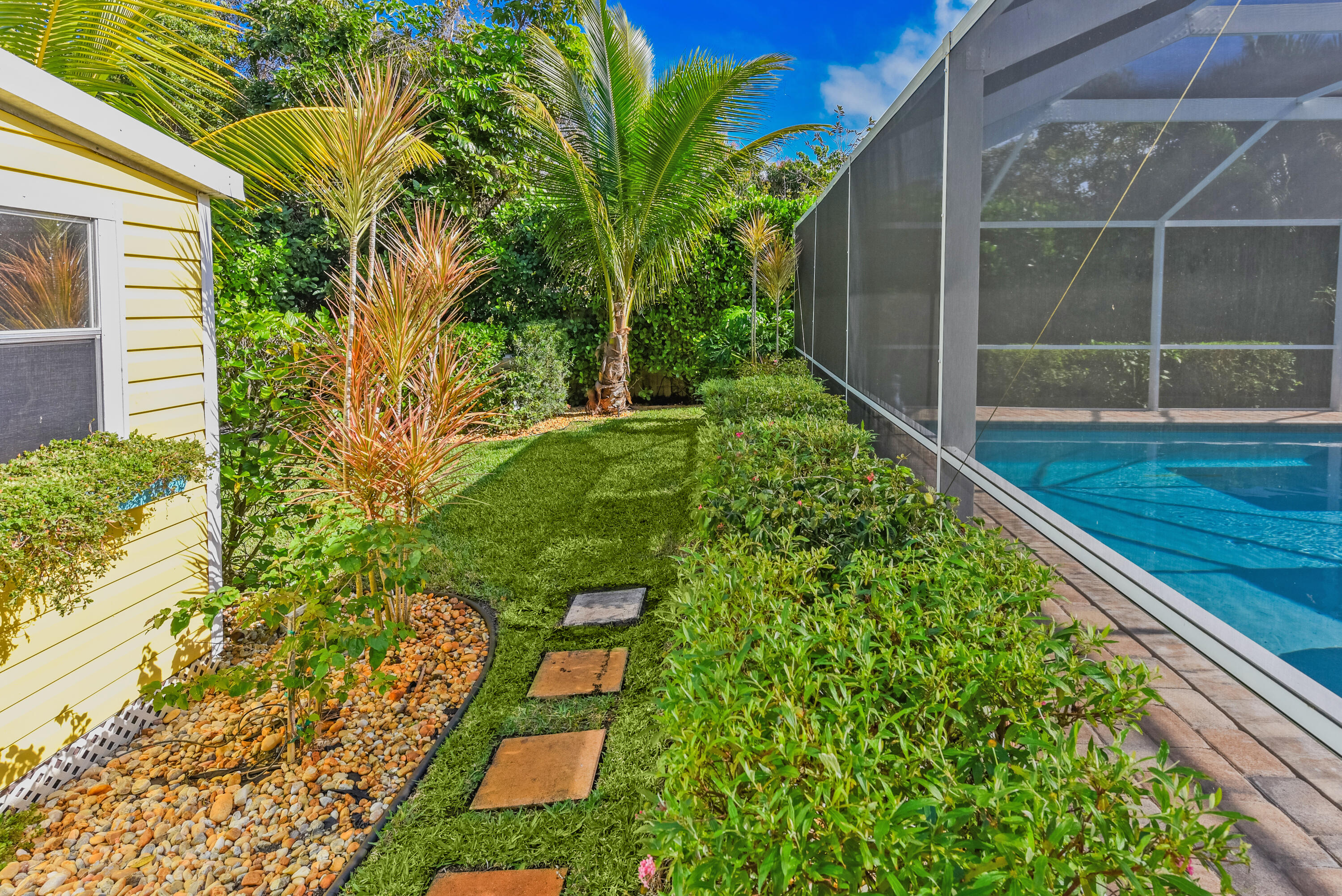 4891 Southeast Pompano Terrace Stuart, FL 34997 - Photo 18 of 57 4891 SE Pompano Terrace Stuart-print-045