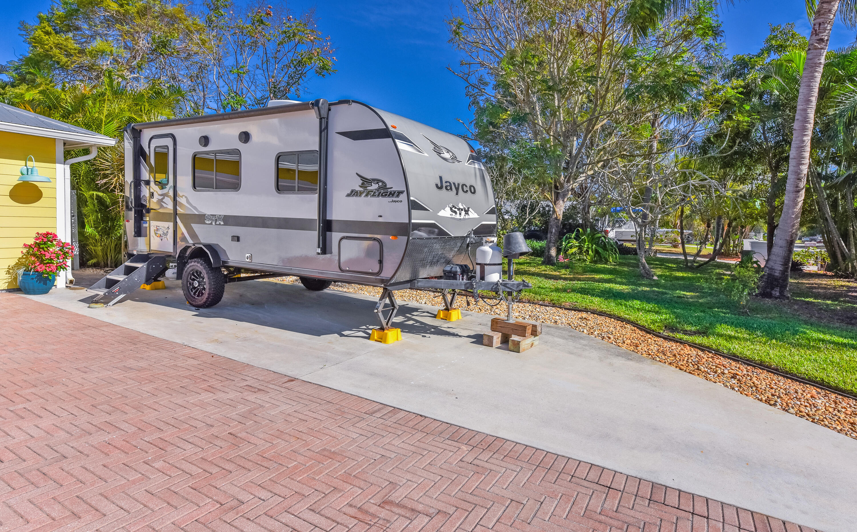 4891 Southeast Pompano Terrace Stuart, FL 34997 - Photo 9 of 57 Park your boat or RV