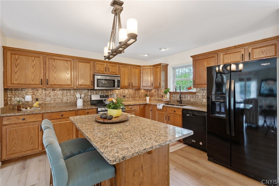 23 Commane Road Baldwinsville, NY 13027 - Photo 10 of 46 Gallery Image 10