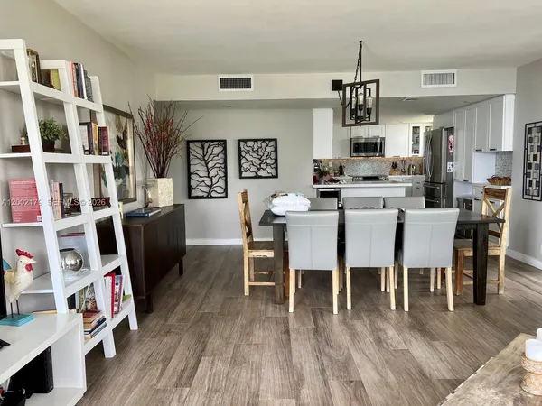 $12,500 | 1901 Brickell Avenue, Unit B1809, Miami, FL 33129