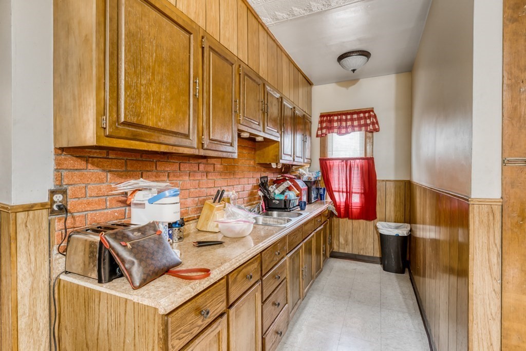51 Vinton Street Springfield, MA 01104 - Photo 20 of 37 Gallery Image 20