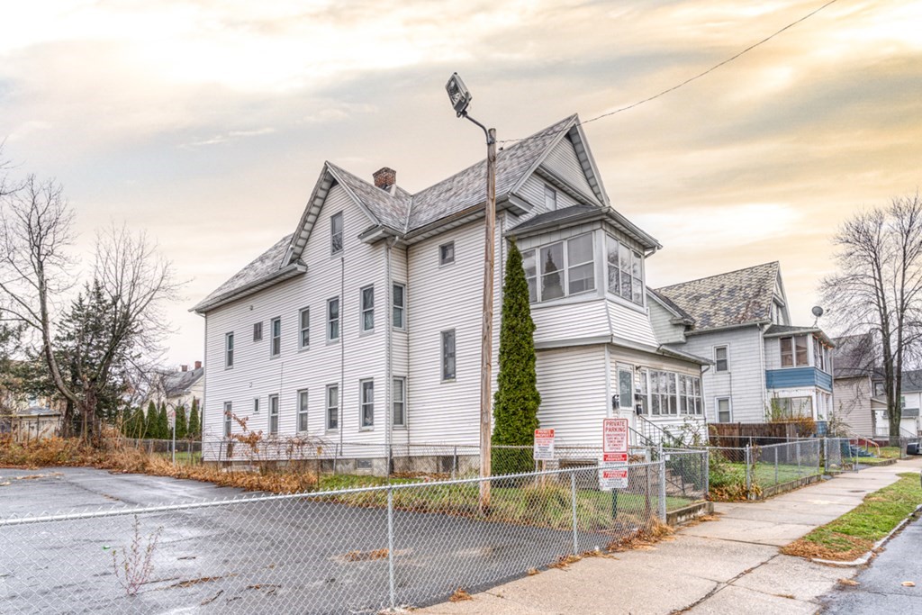51 Vinton Street Springfield, MA 01104 - Photo 2 of 37 Gallery Image 2