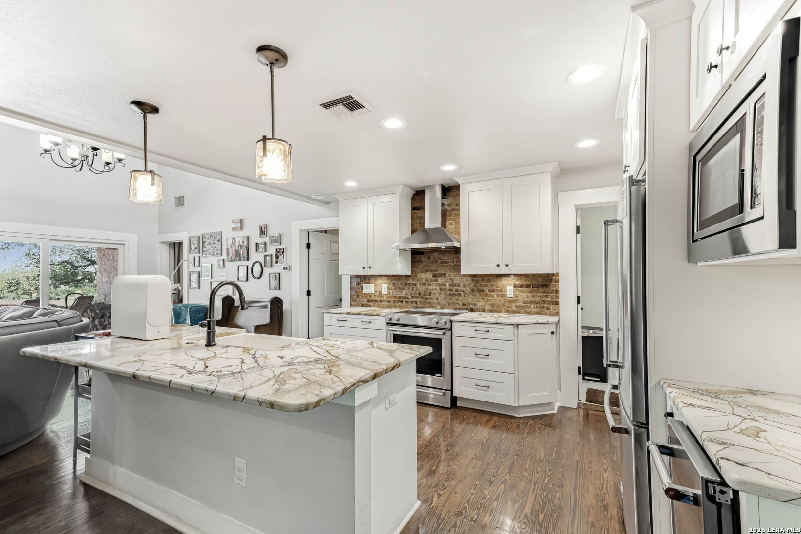 975 Flying R Ranch Road East Spring Branch, TX 78070 - Photo 4 of 47