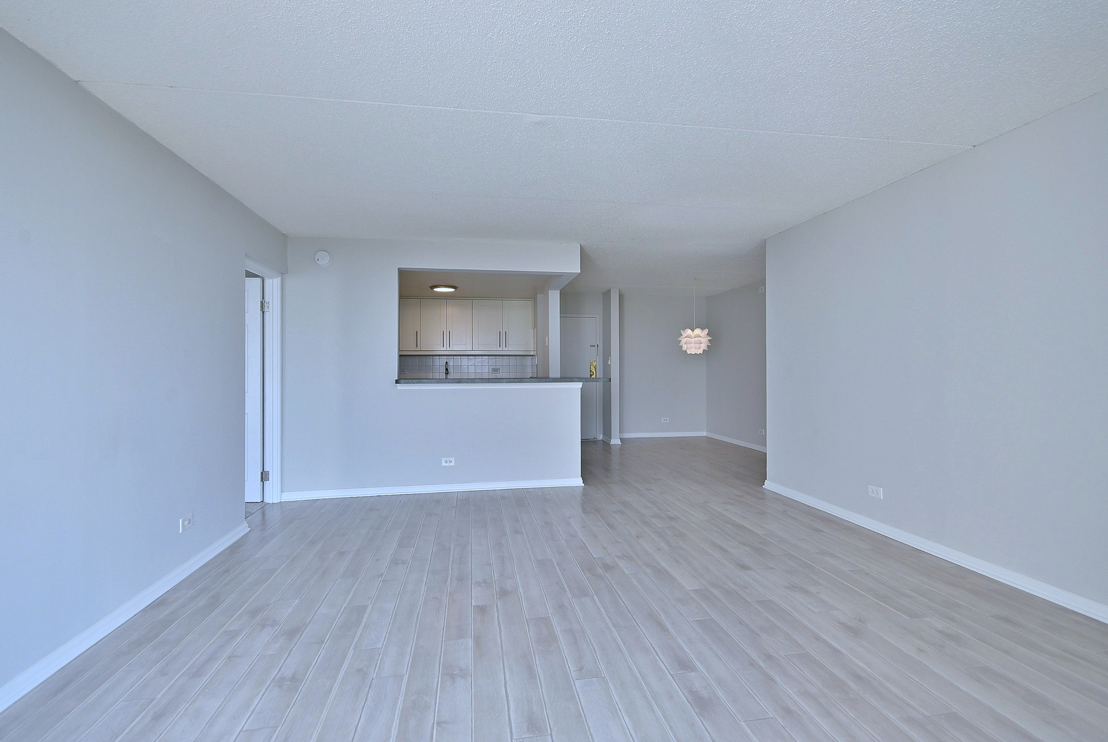 2015 South Finley Road, Unit 903 Lombard, IL 60148 - Photo 11 of 25 Gallery Image 11