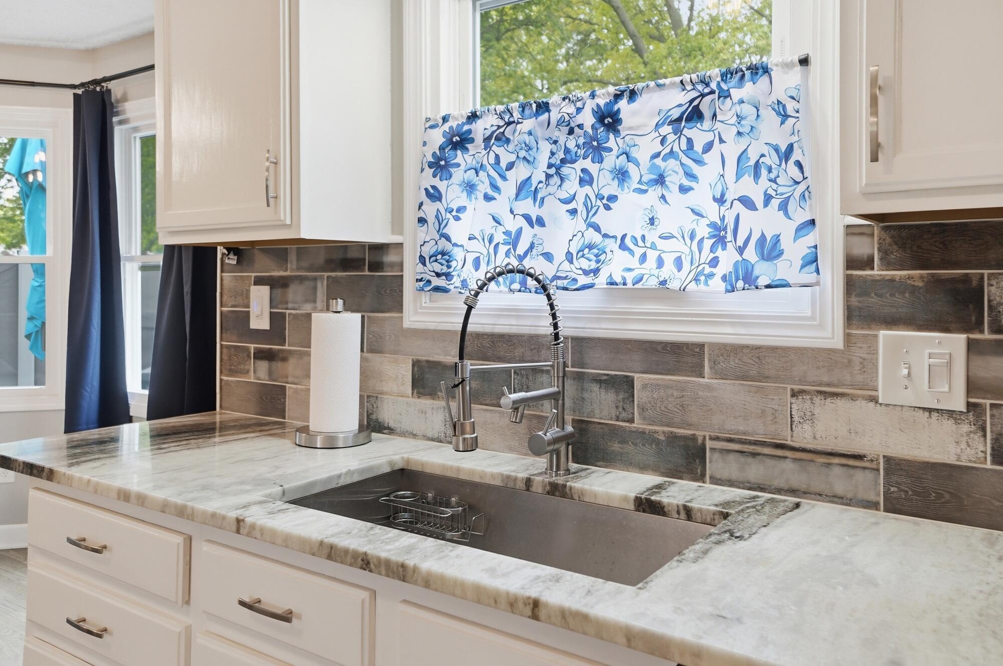 1199 Riva Ridge Boulevard Columbus, OH 43230 - Photo 20 of 95 Kitchen