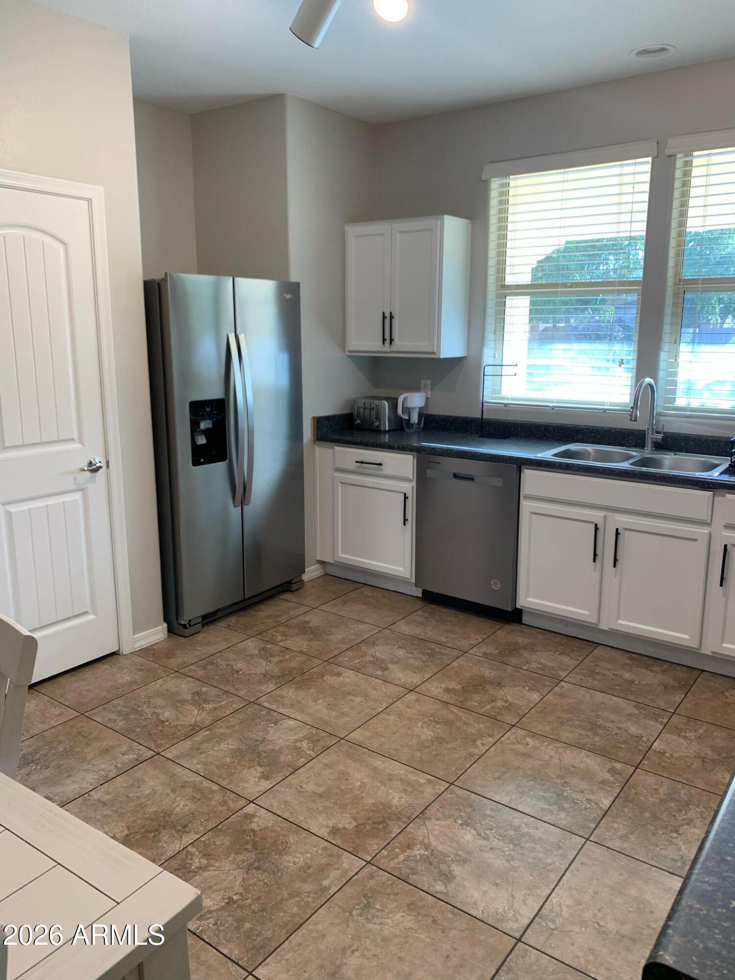 1415 South Terrace Road Tempe, AZ 85281 - Photo 4 of 20 kitchen