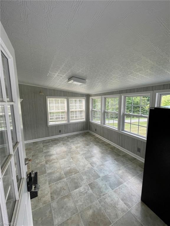 1041 Brooks Road Reidsville, NC 27320 - Photo 6 of 46 Gallery Image 6