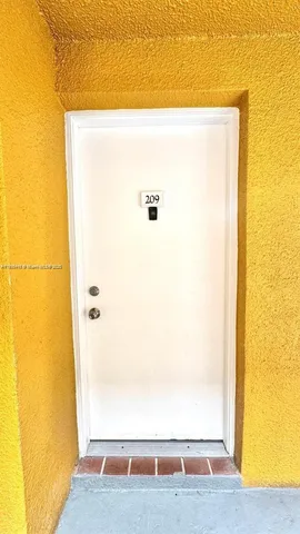 $2,475 | 9731 Fontainebleau Boulevard, Unit F209, Miami, FL 33172