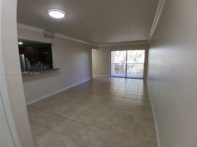 $2,475 | 9731 Fontainebleau Boulevard, Unit F209, Miami, FL 33172