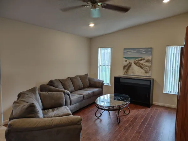 $2,450 | 1120 Southeast Palm Beach Road, Port St. Lucie, FL 34952