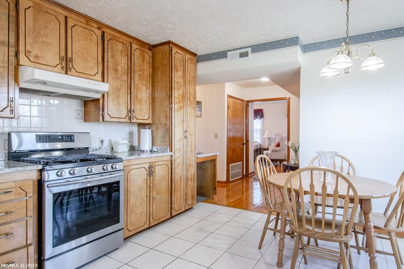 1412 Bishop Road Blacksburg, VA 24060 - Photo 17 of 53 Gallery Image 17