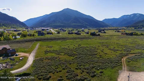 $749,000 | 100 Alpine Wy, Alpine, WY 83128