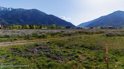 $749,000 | 100 Alpine Wy, Alpine, WY 83128