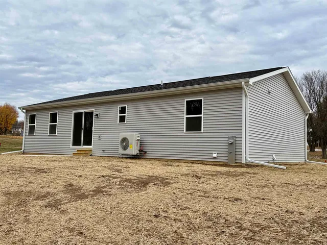 $329,111 | 207 Will Rock Springs, Rock Springs, WI 53961