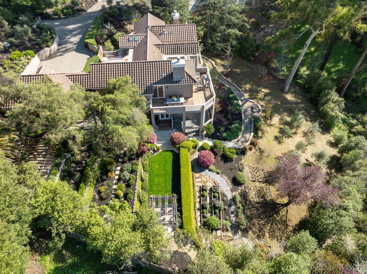 99 Deer Park Avenue San Rafael, CA 94901 - Photo 14 of 80