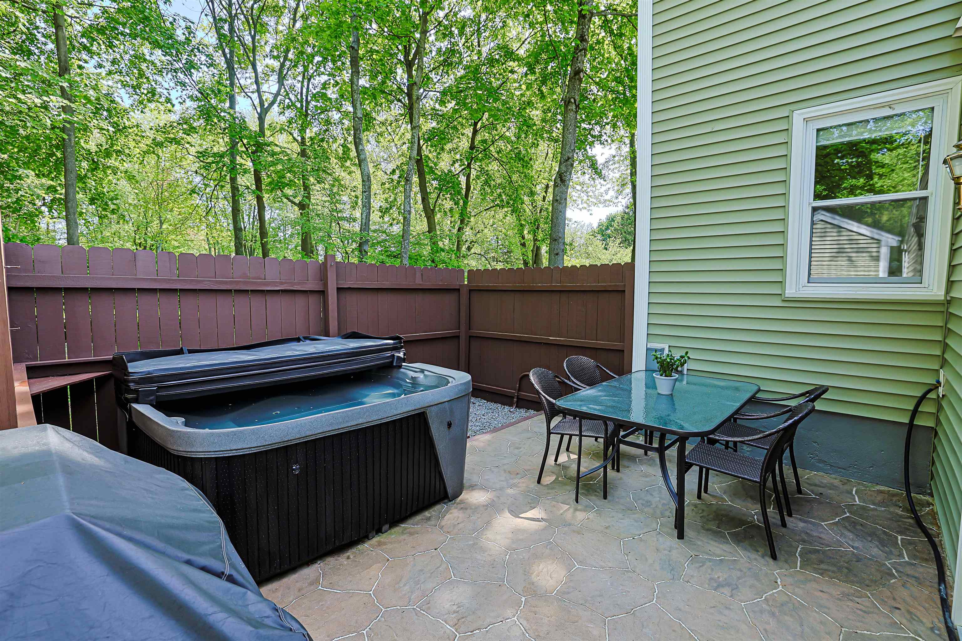 99 Knowlton Street Manchester, NH 03103 - Photo 29 of 35