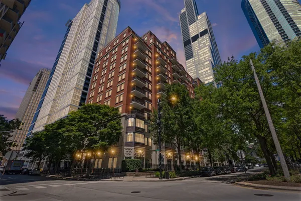 $349,000 | 1250 South Indiana Avenue, Unit 704, Chicago, IL 60605